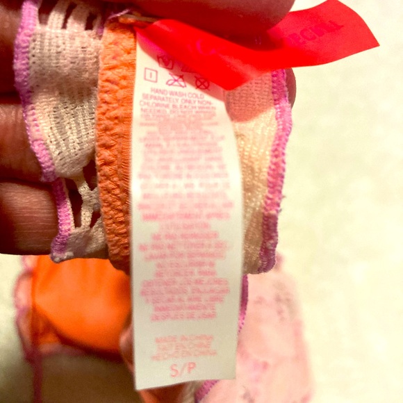 Victoria Secret SwimVictoria Secret Halter Bikini with padding - Picture 3 of 3